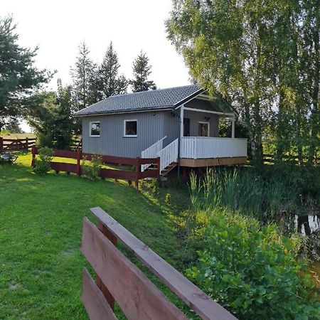 Domek Nad Stawem Robakowo Ngoại thất bức ảnh